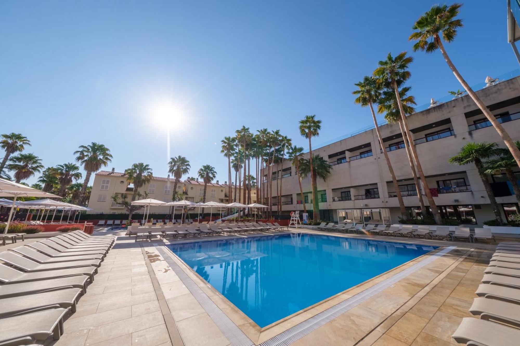 Estival Park Almaris Hotel La Pineda Bagian luar foto